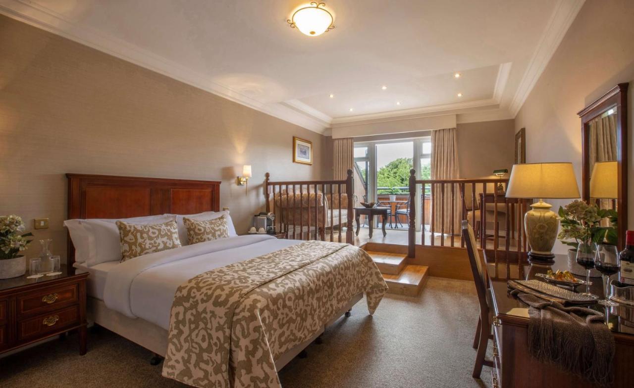 Court Yard Hotel Лейкслип Экстерьер фото